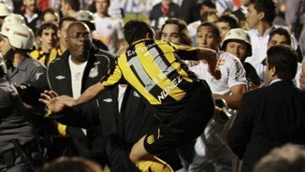 Gresca empañó la final de Copa Libertadores entre Santos y Peñarol