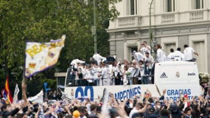La multitudinaria celebración de Real Madrid en la Plaza de Cibeles
