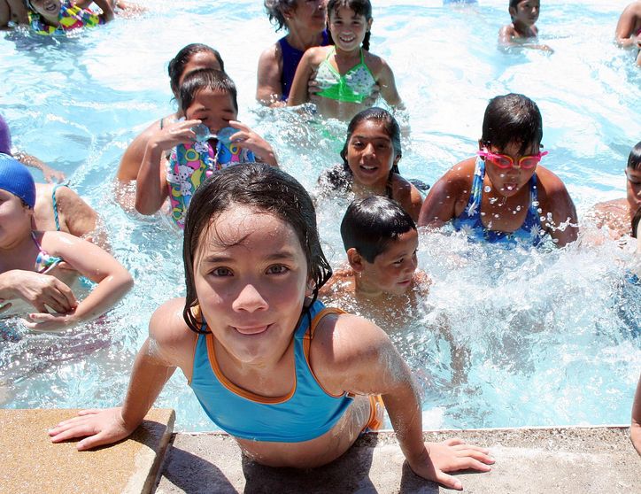 Parti Temporada De Piscinas En El Cerro San Crist Bal Cooperativa Cl