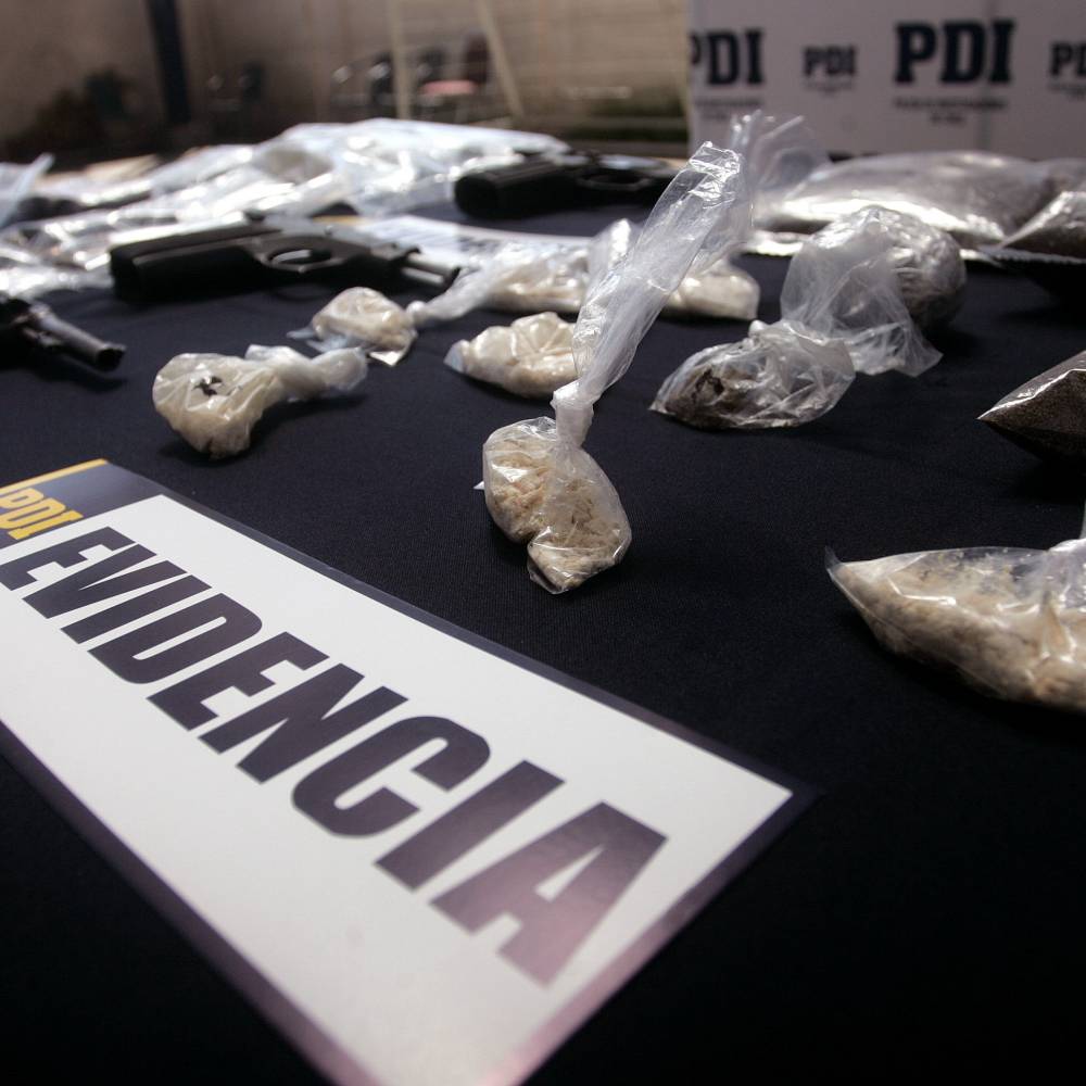 PDI detuvo a tres personas por tráfico de drogas en Peñalolén