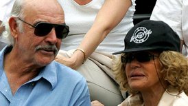 Sean Connery y su esposa, Micheline Anne <b>Jeanne Connery</b>. - foto_0000001020130702105941