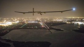 El avión funciona únicamente con energía solar.