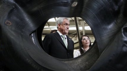   En una empresa de neumáticos, el Presidente Piñera promulgó el salario mínimo 