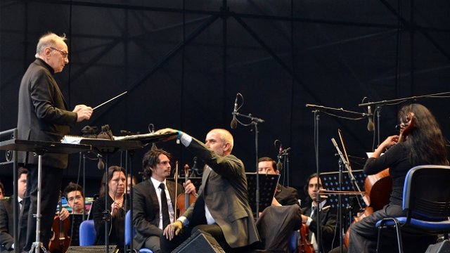 Fotos Ennio Morricone Se Present Ante Mil Personas En El Estadio