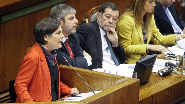 El Instructivo Para Recibir Con Aplausos Y Flores A Ministra Saball