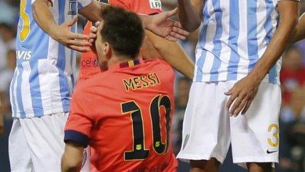 Mira el altercado que protagonizó Messi con Wellington en duelo de Málaga con Barcelona