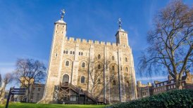 "Game of Thrones" encontró el escenario perfecto para su primera premiere europea en un castillo medieval con siniestro pasado de represión y torturas.