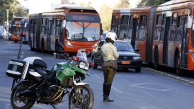 De acuerdo a la versión de testigos, la menor bajó a la calzada y fue arrollada por el bus.