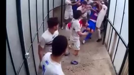 Futbolistas italianos protagonizaron descomunal pelea camino a vestuarios