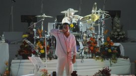 El año 2011, en el marco del Festival Maquinaria, se vivió el último encuentro de la banda liderada por Mike Patton con el público chileno.