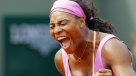 Serena Williams perdió un set, pero remontó para avanzar en Roland Garros