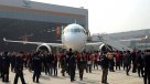 China presentó su primer avión comercial para competir con Airbus y Boeing