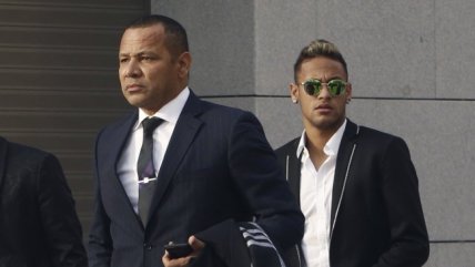 Padre de Neymar agredió a periodistas durante el cumpleaños de su hijo