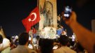 El gobierno turco da por fracasado el golpe pero siguen los combates