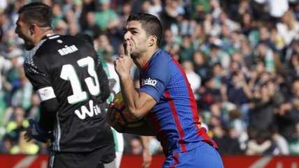 Suárez salvó a Barcelona de una caída ante Real Betis con un gol a los 90 minutos