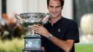 Roger Federer lució su trofeo del Abierto de Australia
