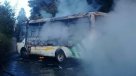 Encapuchados quemaron bus en Ercilla y dejaron carta contra visita papal