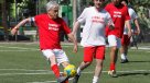 Piñera jugó en particular partido con ex futbolistas profesionales y políticos