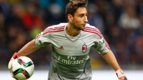 Medio italiano aseguró que representante quiere anular renovación de Donnarumma con AC Milan