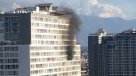Bomberos trabajó en incendio en edificio del centro de Santiago