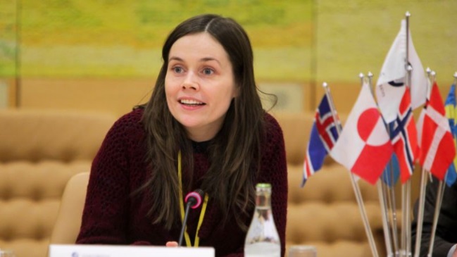  Islandia aseguró por ley paridad de sueldos  