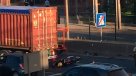 Alta congestión por choque entre un camión y una moto en Vespucio Norte