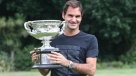 Roger Federer lució su sexto trofeo del Abierto de Australia