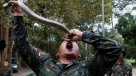 Beber sangre de cobra y comer mono: El extremo entrenamiento de supervivencia en Tailandia