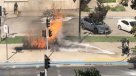 Bomberos trabaja en incendio en cámara subterránea en centro de Santiago