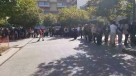 Enorme fila de inmigrantes en la gobernación de Rancagua