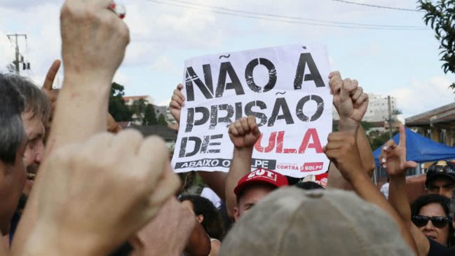  Ataque a tiros a campamento pro Lula dejó heridos en Curitiba  