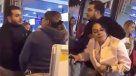 Escándalo en un aeropuerto: Mujer pilló a su esposo yendo de vacaciones con su amante
