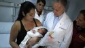 Ministro de Salud visitó a las nuevas madres en el Hospital Santiago Oriente