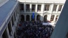 Estudiantes protestan en Casa Central de la UC contra la violencia sexual