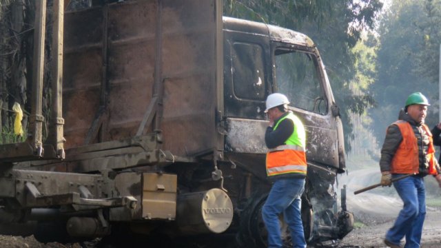 Fotos Nuevo Ataque Incendiario En Curanilahue Dej Tres Camiones