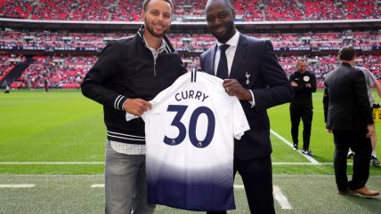 Steph Curry se robó las miradas en Wembley y se llevó un gran regalo de Tottenham