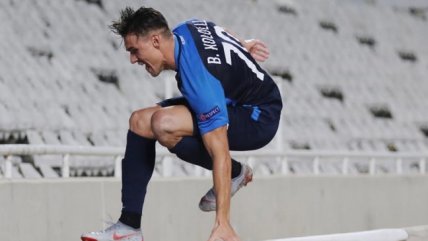 El doloroso fail de un jugador de Zurich: Cayó en el foso al festejar un gol en Europa League