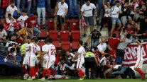 Varios hinchas resultaron heridos al ceder una valla durante el partido del Eibar de Fabián Orellana