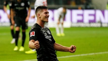 El serbio Luka Jovic fulminó a Fortuna Düsseldorf con cinco goles en triunfo de Eintracht