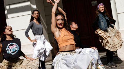   La hermosa intervención urbana del Municipal de Santiago por el Día Internacional de la Danza 