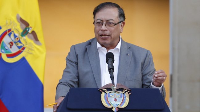  Congreso de Perú declaró persona non grata a Gustavo Petro  