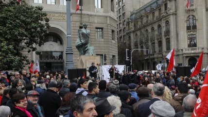   Conmemoran natalicio 115 de Salvador Allende con acto en la Plaza de la Constitución 