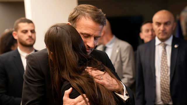 Video Macron visitó a los familiares de víctimas francesas en Israel