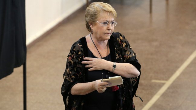  Bachelet tras votar en el plebiscito: 