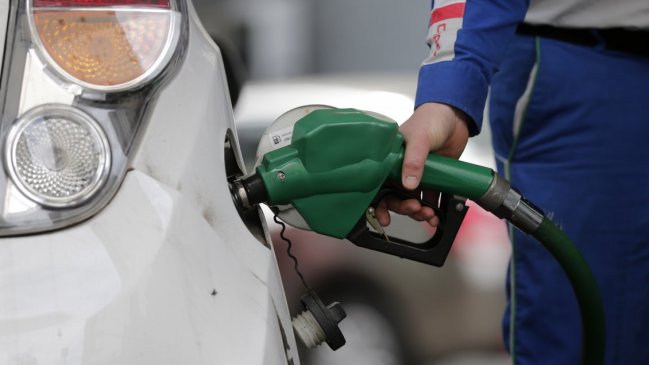 Alivio para los viajes del Año Nuevo: Precio de las bencinas tendrá nueva baja  
