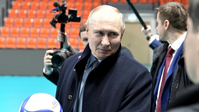   Putin es registrado como candidato para las elecciones presidenciales de marzo 