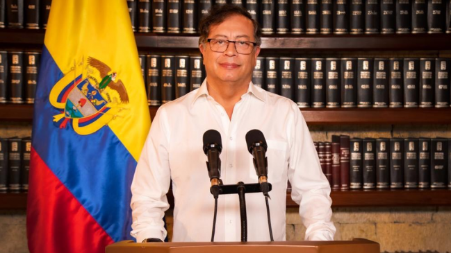   Petro acusa al fiscal colombiano de instigar un 