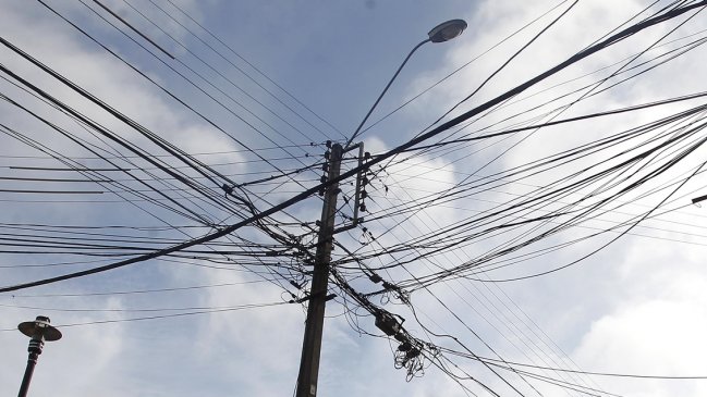  Corte de luz afecta a varios sectores de la Región Metropolitana  