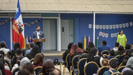  Boric inauguró año escolar en Quilpué y valoró la reforma de Bachelet  