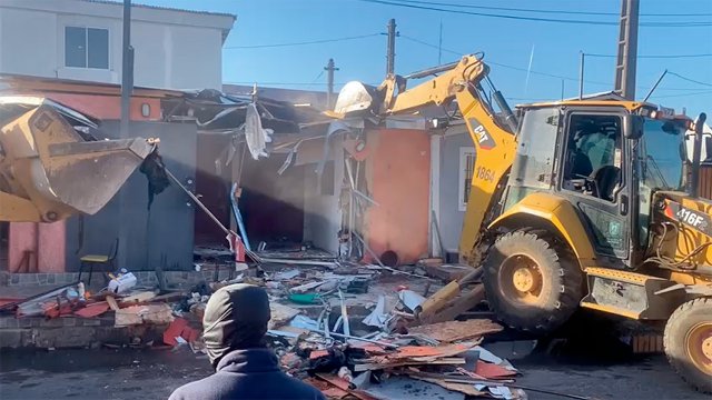 Video Varias casas demolidas en medio de intervención a toma de Maipú